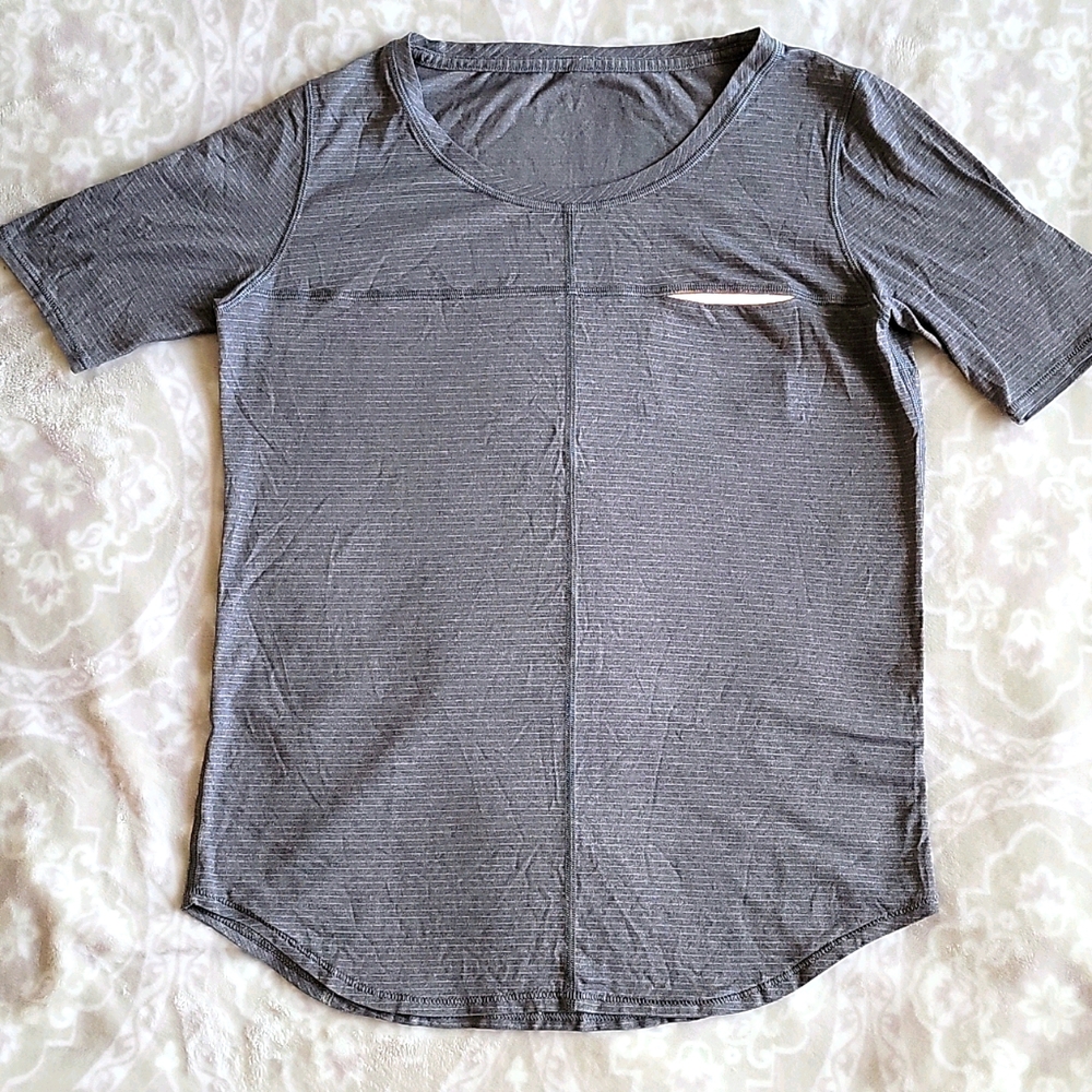 Lululemon Lightweight Top. Cute!